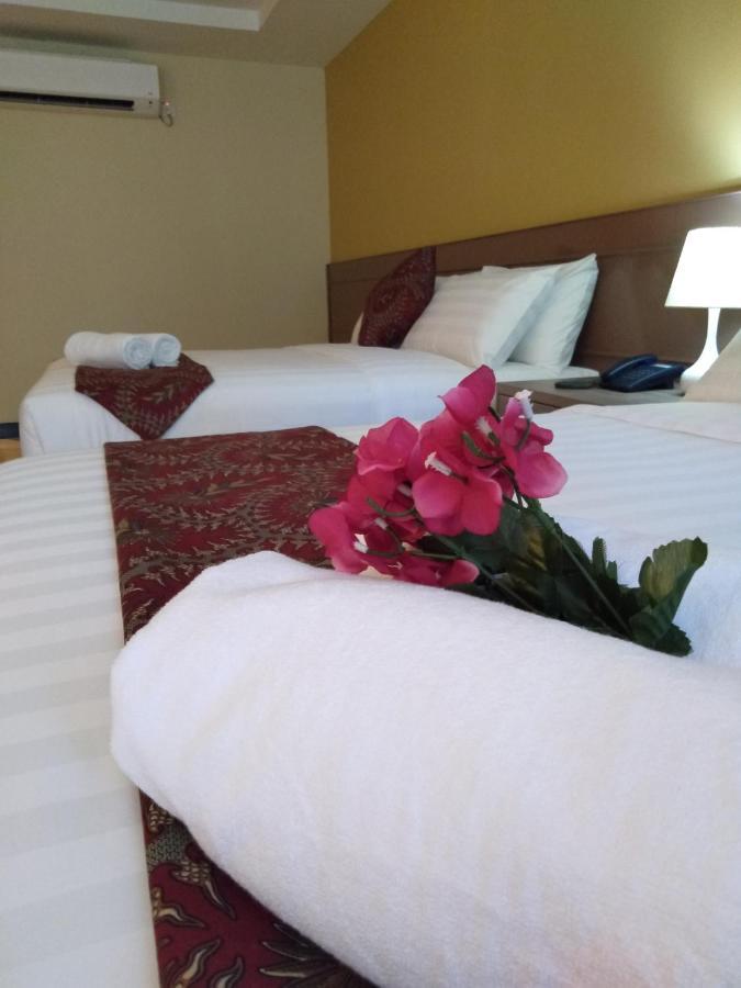 Temu Primula Hotel Kampong Seberang Timor Bagian luar foto